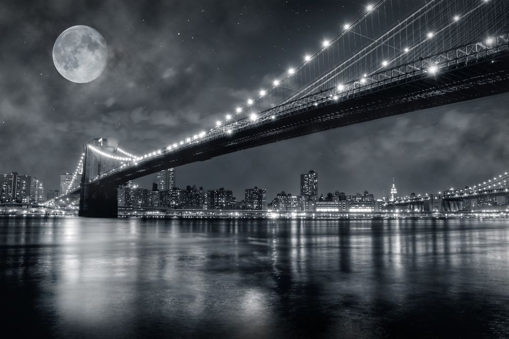 Фотообои Луна над Бруклинским мостом
